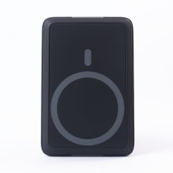 Radioshack Magnetic Portable Charger 10,000mAh 38.5Wh MagSafe® Compatible 3A 2309279